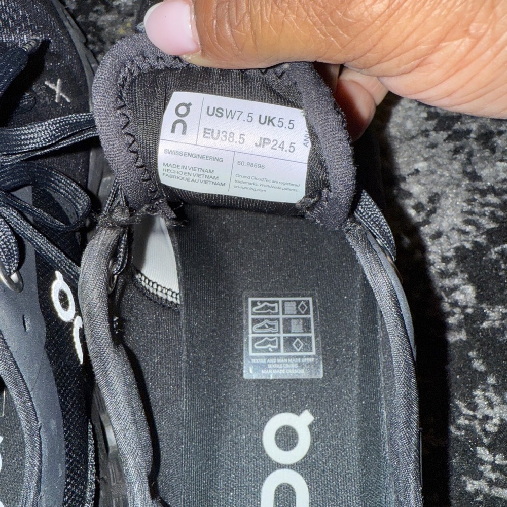 Cloud X Sneakers View 5
